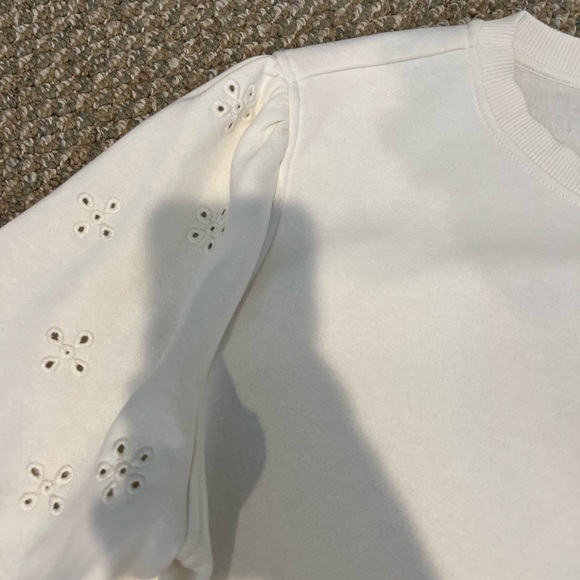 H&M MAMA Maternity Sweatshirt with Eyelet Embroidery Cream Large - Picture 9 of 13